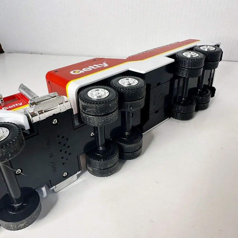 1995 Limited Edition Getty Toy Race Car Carrier Missing Car‎